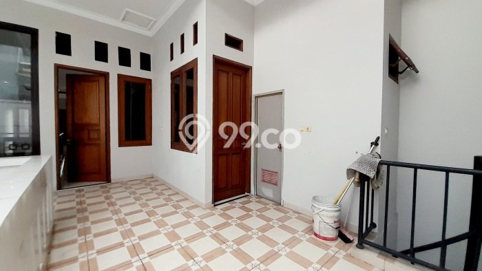 Rumah Elit LB 600m2 Siap Pakai Desain Elegan di Pondok Kelapa, Jakarta Timur Rumah Elit LB 600m2 Siap Pakai Desain Elegan di Pondok Kelapa, Jakarta Timur