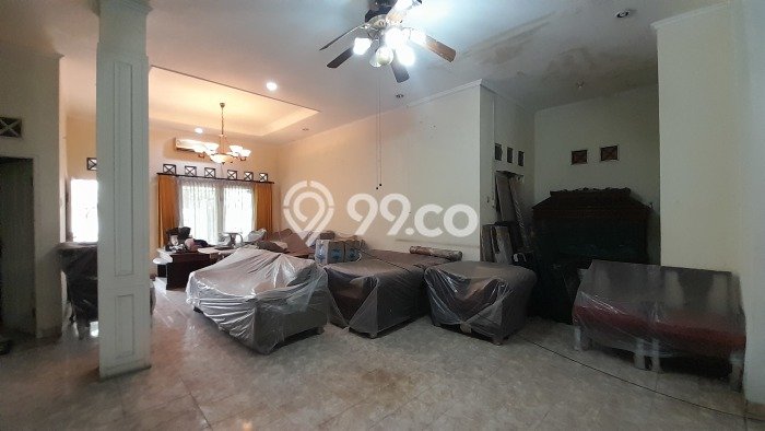 Hunian Mewah Siap Huni LT 240m2 di Tebet, Jakarta Selatan Hunian Mewah Siap Huni LT 240m2 di Tebet, Jakarta Selatan