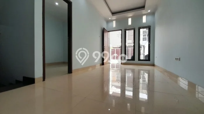 Disewakan segera rumah minimalis strategis 4 Kamar di Tebet, Jakarta Selatan Disewakan segera rumah minimalis strategis 4 Kamar di Tebet, Jakarta Selatan