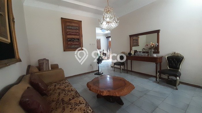 For Sale! Luxury House LT 360m2 Desain Elegan di Jati Padang For Sale! Luxury House LT 360m2 Desain Elegan di Jati Padang
