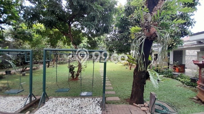 Hunian Mewah Siap Huni LT 2312m2 di Jatinegara, Jakarta Timur Hunian Mewah Siap Huni LT 2312m2 di Jatinegara, Jakarta Timur