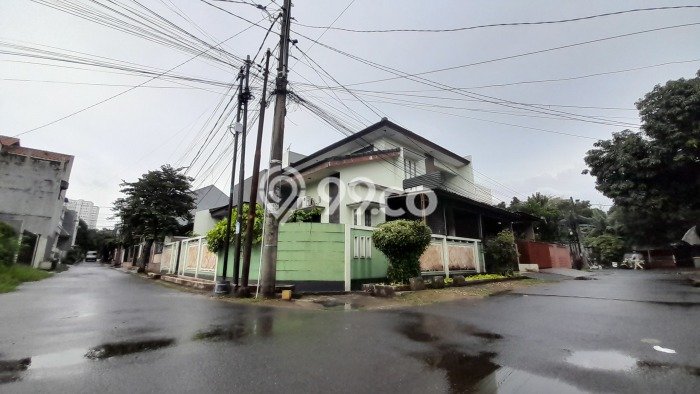 Rumah Luxury Modern Tanpa Renovasi di Pondok Kelapa Jakarta Timur Rumah Luxury Modern Tanpa Renovasi di Pondok Kelapa Jakarta Timur