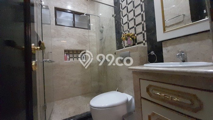 Hunian Mewah Siap Huni LT 2312m2 di Jatinegara, Jakarta Timur Hunian Mewah Siap Huni LT 2312m2 di Jatinegara, Jakarta Timur