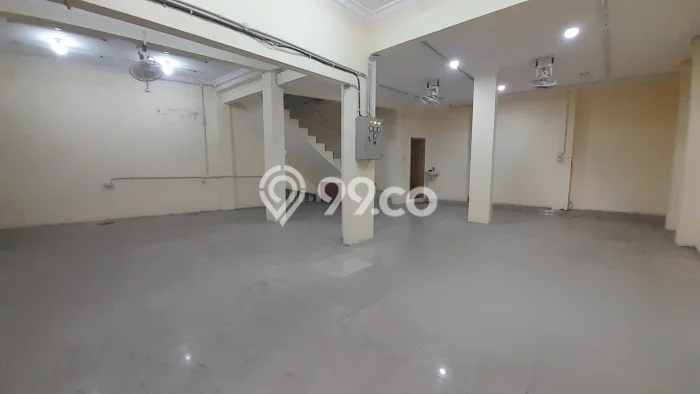 Ruko Disewa di Ciracas, Jakarta Timur, LT 120m2 / LB 240m2 Ruko Disewa di Ciracas, Jakarta Timur, LT 120m2 / LB 240m2