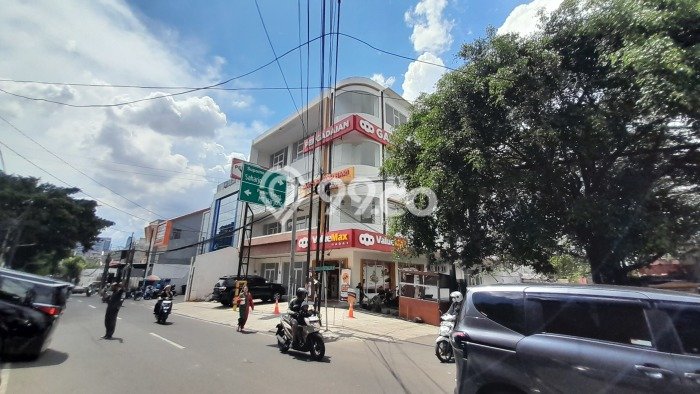 Ruko Dijual di Tebet Jakarta Selatan dengan LB 324m2 Ruko Dijual di Tebet Jakarta Selatan dengan LB 324m2