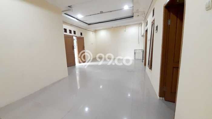 Ruko Disewa di Ciracas, Jakarta Timur, LT 120m2 / LB 240m2 Ruko Disewa di Ciracas, Jakarta Timur, LT 120m2 / LB 240m2