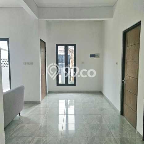 For Sale Hunian Rumah Nyaman 4 KT di BSD City, Tangerang For Sale Hunian Rumah Nyaman 4 KT di BSD City, Tangerang