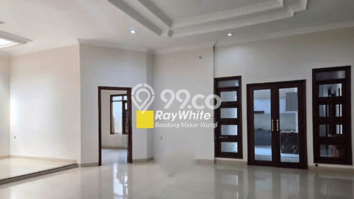 Jual Rumah Luas Elegan Dengan View Cantik di Singgasana, Bandung Jual Rumah Luas Elegan Dengan View Cantik di Singgasana, Bandung