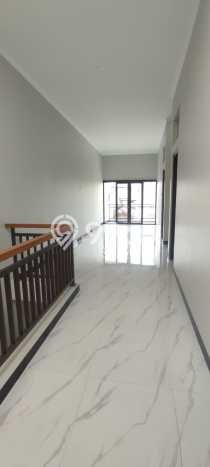 Rumah Modern 4 KT LT 85m2 di Taman Kopo Indah Rumah Modern 4 KT LT 85m2 di Taman Kopo Indah