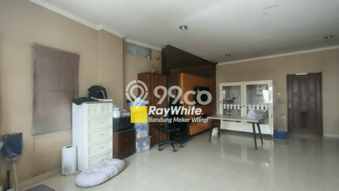 Ruko Dijual di Bandung LT 155m2 & LB 450m2 Lokasi Terbaik! Ruko Dijual di Bandung LT 155m2 & LB 450m2 Lokasi Terbaik!