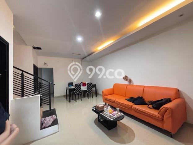 Rumah di , Batam, LT 102m2m² Bangunan 135m2m² Rumah di , Batam, LT 102m2m² Bangunan 135m2m²