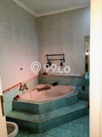 Rumah Elit Modern Tanpa Renovasi di Joglo Jakarta Barat Rumah Elit Modern Tanpa Renovasi di Joglo Jakarta Barat