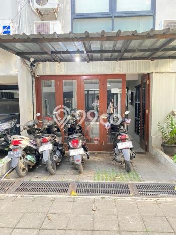 Unit Ruko Dijual di Jakarta Selatan LT 125m2 & LB 298m2 Unit Ruko Dijual di Jakarta Selatan LT 125m2 & LB 298m2