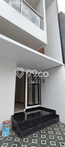 Hunian Nyaman Asri 3 KT Siap Pakai di Pondok Kelapa Jakarta Timur Hunian Nyaman Asri 3 KT Siap Pakai di Pondok Kelapa Jakarta Timur