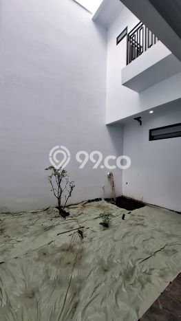 Hunian Mewah LB 136m2 Siap Huni Desain Elegan di Pondok Kelapa, Jakarta Timur Hunian Mewah LB 136m2 Siap Huni Desain Elegan di Pondok Kelapa, Jakarta Timur