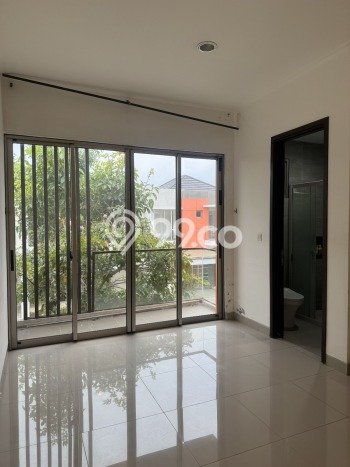 Disewakan! Rumah 4 Kamar Tidur &
4 Kamar Mandi di Pantai Indah Kapuk 2, Jakarta Utara Disewakan! Rumah 4 Kamar Tidur &
4 Kamar Mandi di Pantai Indah Kapuk 2, Jakarta Utara