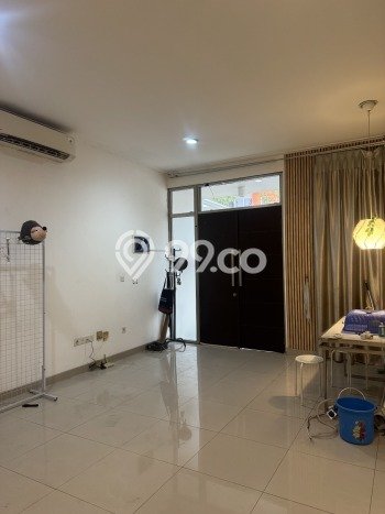 Disewakan! Rumah 4 Kamar Tidur &
4 Kamar Mandi di Pantai Indah Kapuk 2, Jakarta Utara Disewakan! Rumah 4 Kamar Tidur &
4 Kamar Mandi di Pantai Indah Kapuk 2, Jakarta Utara
