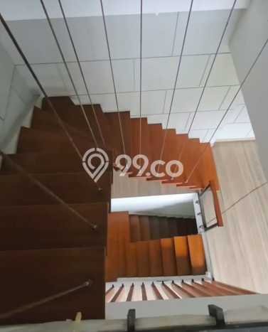 Rumah Elit Modern Siap Huni di Pondok Indah Jakarta Selatan Rumah Elit Modern Siap Huni di Pondok Indah Jakarta Selatan