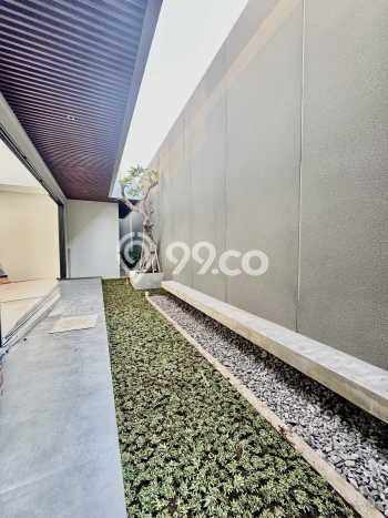 Dijual Rumah Mewah Elegan Dengan View Eksklusif di Citraland, Surabaya Dijual Rumah Mewah Elegan Dengan View Eksklusif di Citraland, Surabaya