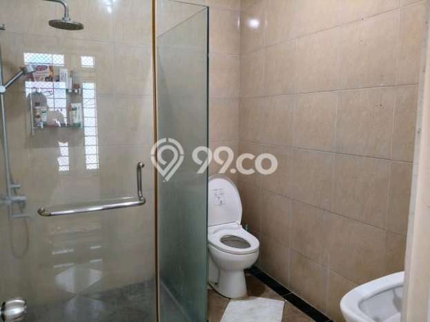 Rumah Elit Modern Tanpa Renovasi di Manyar Surabaya Rumah Elit Modern Tanpa Renovasi di Manyar Surabaya