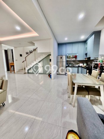 Hunian Mewah LB 212m2 Siap Pakai Desain Elegan di Margomulyo, Surabaya Hunian Mewah LB 212m2 Siap Pakai Desain Elegan di Margomulyo, Surabaya