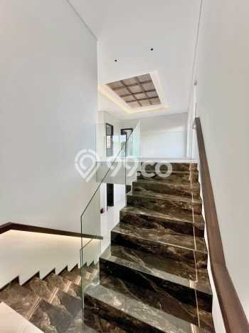 Ready to Use! Luxury House LT 600m2 Desain Modern di Citraland Ready to Use! Luxury House LT 600m2 Desain Modern di Citraland