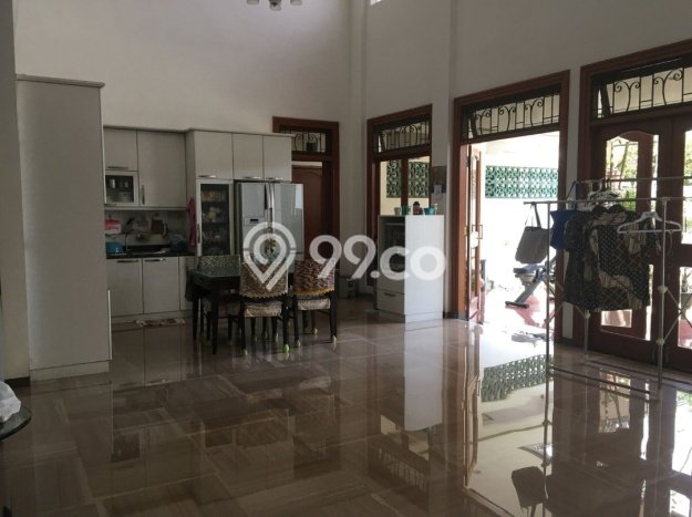 Dijual Rumah Premium dengan Fasilitas Sekitar Komplit di Sukolilo, Surabaya Dijual Rumah Premium dengan Fasilitas Sekitar Komplit di Sukolilo, Surabaya