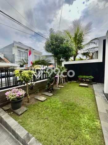Ready to Use! Premium House LT 220m2 Desain Modern di Alun-alun Contong Ready to Use! Premium House LT 220m2 Desain Modern di Alun-alun Contong