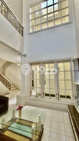 Rumah Luxury Modern Tanpa Renovasi di Citraland Surabaya Rumah Luxury Modern Tanpa Renovasi di Citraland Surabaya