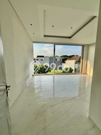 Dijual Rumah Mewah Elegan Dengan View Eksklusif di Citraland, Surabaya Dijual Rumah Mewah Elegan Dengan View Eksklusif di Citraland, Surabaya