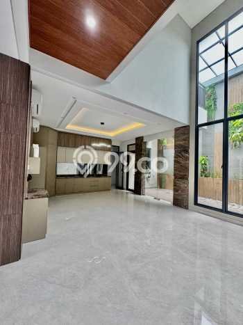 Rumah Elit Modern Tanpa Renovasi di Citraland Surabaya Rumah Elit Modern Tanpa Renovasi di Citraland Surabaya