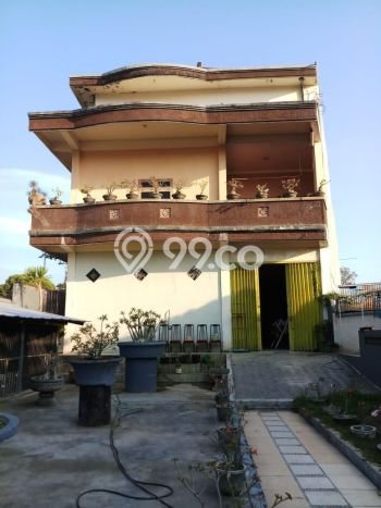 LOKASI STRATEGIS! Ruko di Singaraja, Luas 1300m2m², Akses Strategis LOKASI STRATEGIS! Ruko di Singaraja, Luas 1300m2m², Akses Strategis