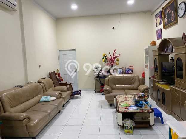 Lokasi Strategis! Dijual Ruko Bisnis di Jelambar, Jakarta Barat Kondisi Baik Lokasi Strategis! Dijual Ruko Bisnis di Jelambar, Jakarta Barat Kondisi Baik