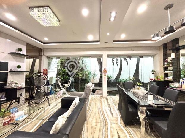 Rumah Elit LB 320m2 Siap Pakai Desain Elegan di Kalideres, Jakarta Barat Rumah Elit LB 320m2 Siap Pakai Desain Elegan di Kalideres, Jakarta Barat