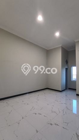 Rumah Strategis Modern Lb 150m2 di Cipondoh, Tangerang Rumah Strategis Modern Lb 150m2 di Cipondoh, Tangerang