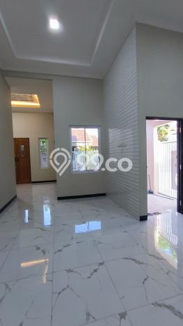 Rumah Strategis Modern Lb 150m2 di Cipondoh, Tangerang Rumah Strategis Modern Lb 150m2 di Cipondoh, Tangerang