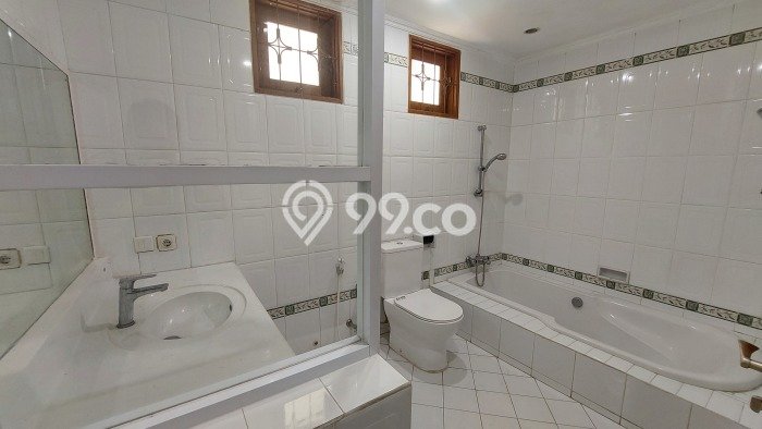 Sewa Rumah Nyaman di Menteng Harga Rp 600 Juta/ Tahun Sewa Rumah Nyaman di Menteng Harga Rp 600 Juta/ Tahun