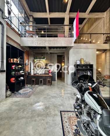 Rumah Elit Modern Tanpa Renovasi di Setiabudi Jakarta Selatan Rumah Elit Modern Tanpa Renovasi di Setiabudi Jakarta Selatan