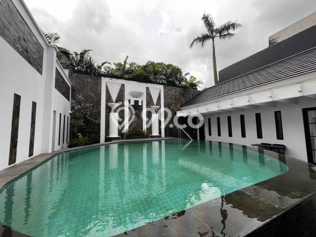 Hot Offer Hunian Mewah Ideal dan Luas di Menteng, Jakarta Pusat Hot Offer Hunian Mewah Ideal dan Luas di Menteng, Jakarta Pusat