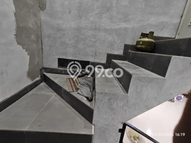 Rumah Minimalis 6 Kamar LT 135m2 di harapan indah Rumah Minimalis 6 Kamar LT 135m2 di harapan indah