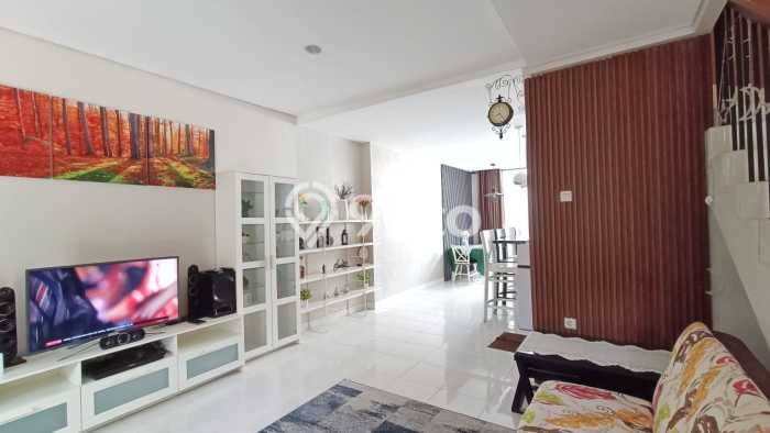 Dijual Rumah Strategis Bagus Punya 2 KT di Lippo Cikarang Cikarang - Dijual Rumah Strategis Bagus Punya 2 KT di Lippo Cikarang Cikarang -