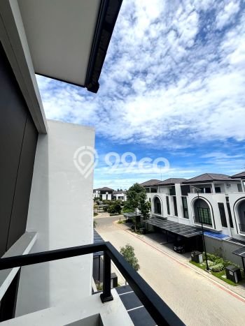 Jual Rumah Luas Elegan Dengan View Cantik di BSD, Tangerang Jual Rumah Luas Elegan Dengan View Cantik di BSD, Tangerang