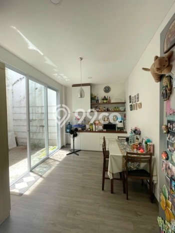 Rumah Modern 3 KT di Sektor 1E-Gading Serpong Tangerang Semi Furnished Rumah Modern 3 KT di Sektor 1E-Gading Serpong Tangerang Semi Furnished
