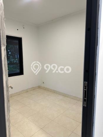 Rumah Luas Asri 2 KT Siap Pakai di Raffles Hills Jakarta Timur Rumah Luas Asri 2 KT Siap Pakai di Raffles Hills Jakarta Timur