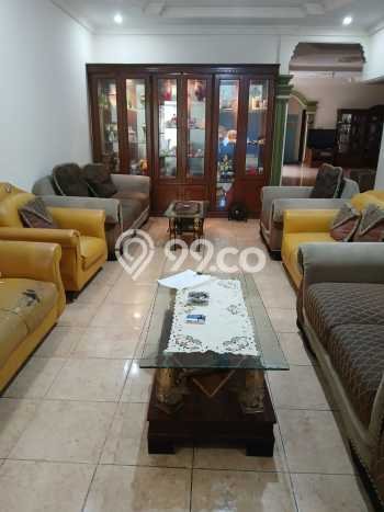 Hunian Mewah LB 250m2 Siap Huni Desain Elegan di Utan Kayu, Jakarta Timur Hunian Mewah LB 250m2 Siap Huni Desain Elegan di Utan Kayu, Jakarta Timur