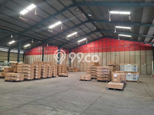 Unit Gudang Paling Strategis di Cakung Jakarta Timur dengan LB 1728m2 Unit Gudang Paling Strategis di Cakung Jakarta Timur dengan LB 1728m2