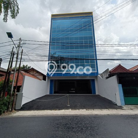 Komersial Bagus Dijual LB 600m2 Lokasi Strategis Jakarta Timur Area Cocok untuk Bisnis Komersial Bagus Dijual LB 600m2 Lokasi Strategis Jakarta Timur Area Cocok untuk Bisnis