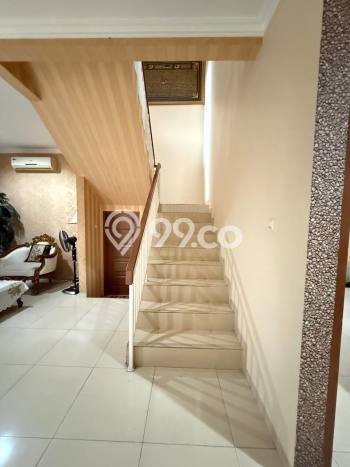 Rumah Elit Modern Tanpa Renovasi di Cibubur Depok Rumah Elit Modern Tanpa Renovasi di Cibubur Depok