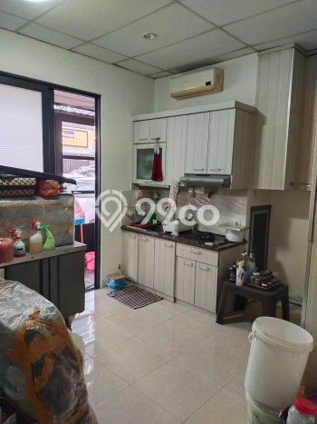 Disewakan Kantor di Kawasan Ramai Taman Meruya Luas 322m2 Disewakan Kantor di Kawasan Ramai Taman Meruya Luas 322m2