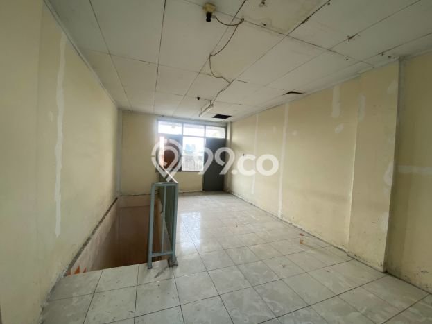 Ruko Dijual di Jakarta Barat LT 105m2 & LB 212m2 Lokasi Terbaik! Ruko Dijual di Jakarta Barat LT 105m2 & LB 212m2 Lokasi Terbaik!